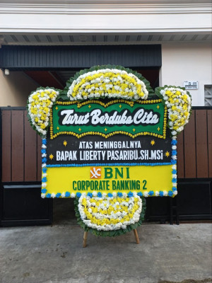 Papan Bunga Duka di Tarok Dipo