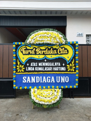 Papan Bunga Duka di Tarok Dipo